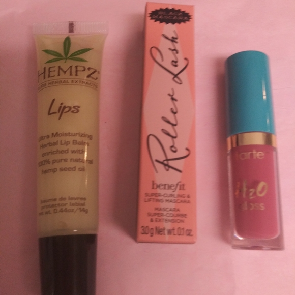 5pc. Estee Lauder beauty bundle - Picture 8 of 8